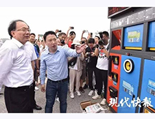 德瀾仕智能垃圾箱驚艷亮相無錫市垃圾分類啟動儀式！